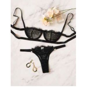 Lace lingerie set